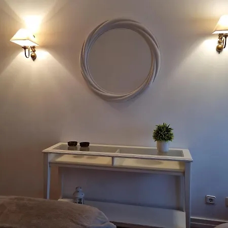 Espacoso Apartamento Junto Ao Metro Apartment *