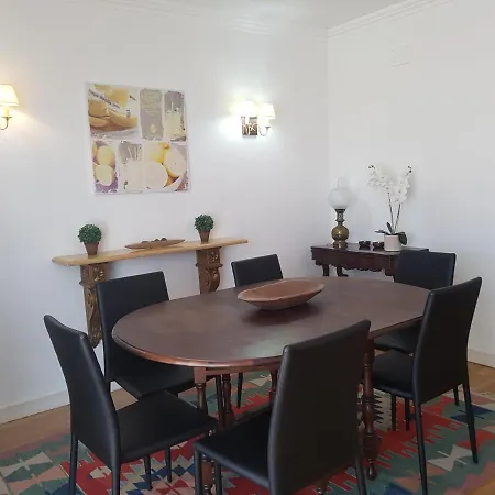 Lägenhet Espacoso Apartamento Junto Ao Metro *