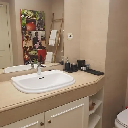Lägenhet Espacoso Apartamento Junto Ao Metro