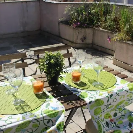 Lägenhet Espacoso Apartamento Junto Ao Metro *