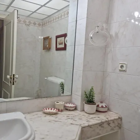 Espacoso Apartamento Junto Ao Metro Lägenhet